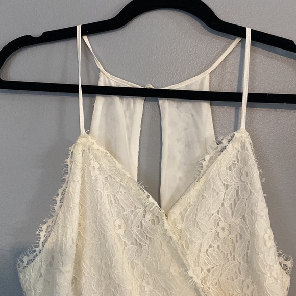 Urban Outfitters white lace keyhole back mini dress size 6 - Picture 3 of 7